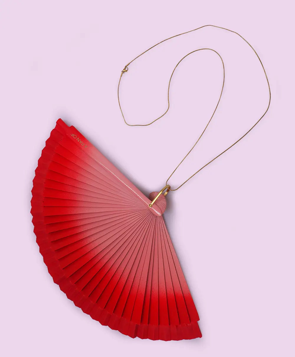 gold chain mini fan a fan of abanico
