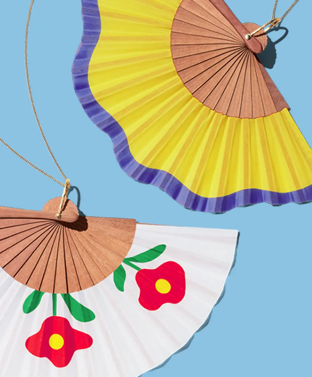 A FAN OF Abanico Éventail Fluid shapes mini handmade copia