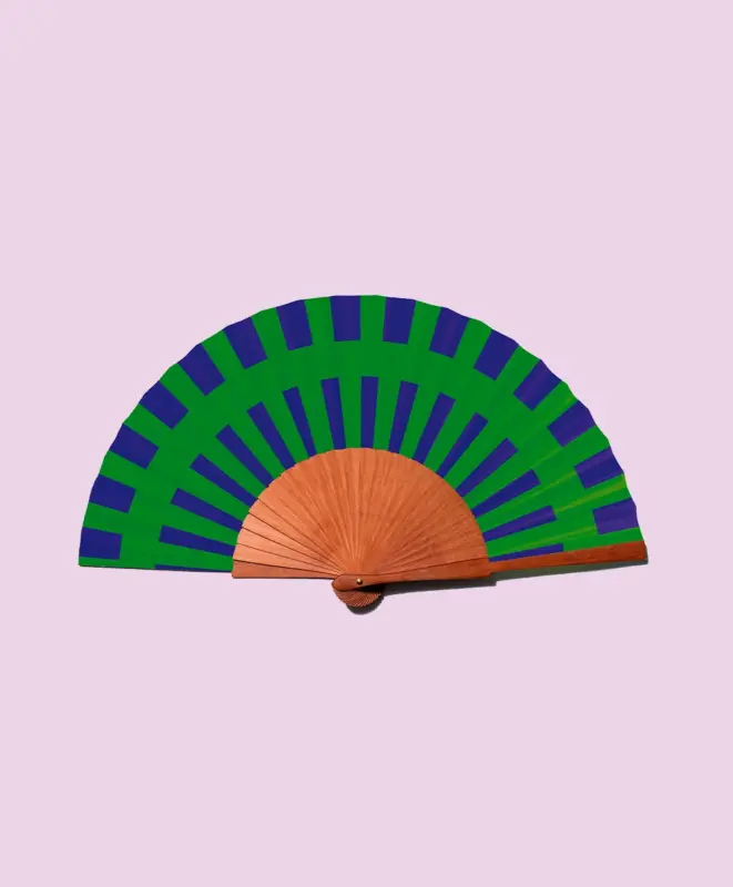 Una colección que explora nuevas propuestas en materiales y formas.Una colección que explora nuevas propuestas en materiales y formas.