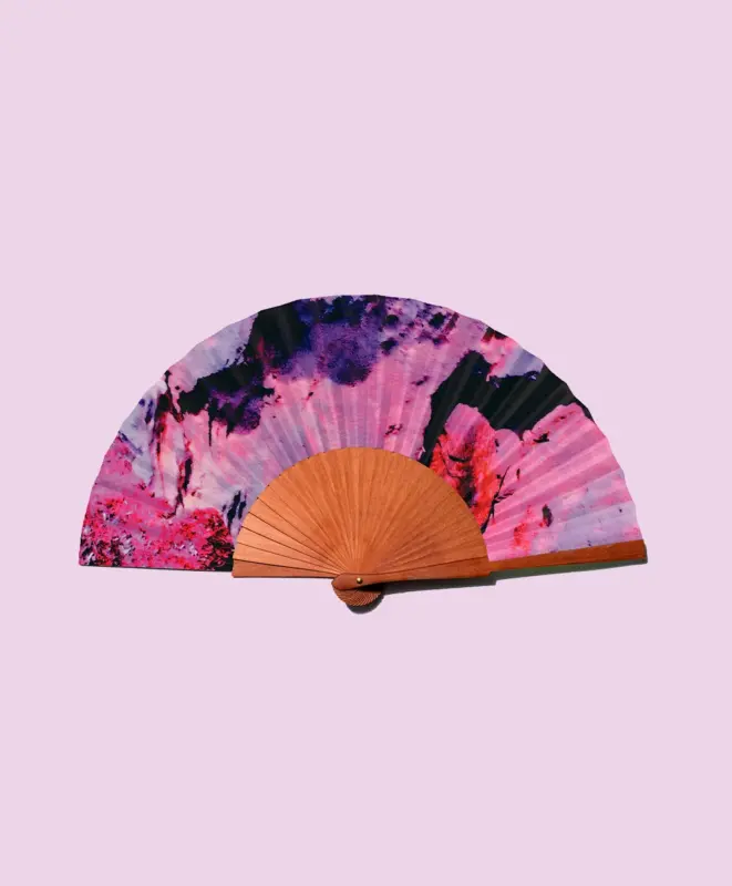 Una colección que explora nuevas propuestas en materiales y formas.Una colección que explora nuevas propuestas en materiales y formas.