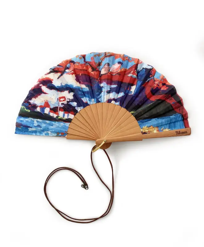 Abanicos para el potcast "Blum" utilizando una de las obras de la historia.