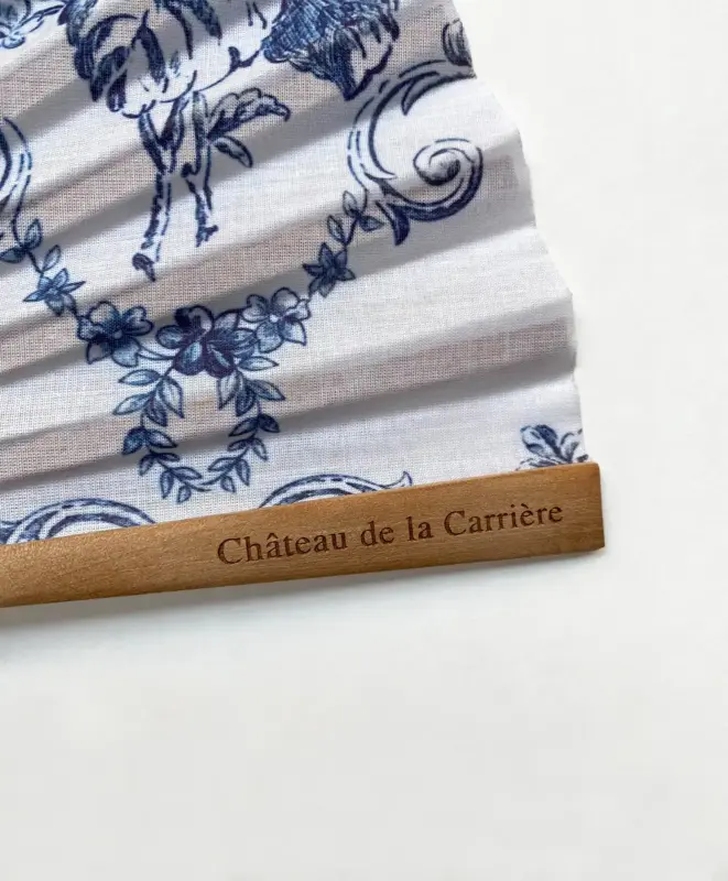 Diseño de abanico a medida inspirado en uno de los dibujos en la pared del Chateau de la carriere