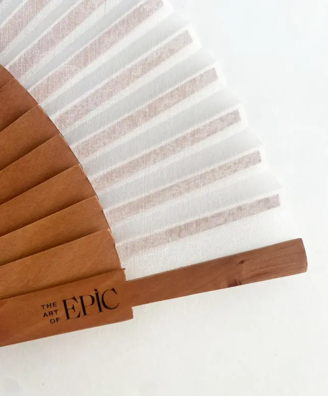 Abanicos lisos con el grabado de la marca "EPIC"