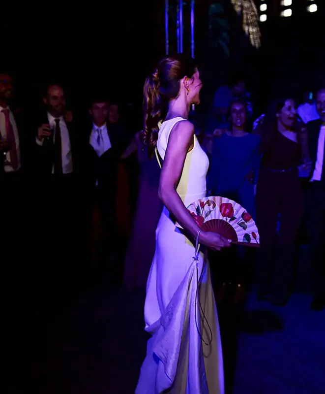 Diseño de dos abanicos a medida inspirados en el día de Sant Jordi